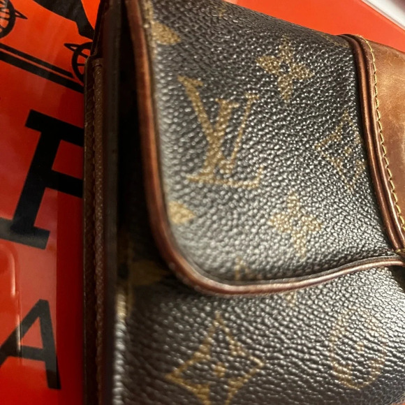 ⭐️Louis Vuitton Monogram Boetie Authentic - Great condition! - Picture 12 of 12